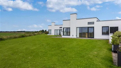 3 værelses hus + køkken/alrum på 137 m2