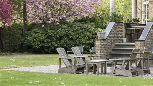 Huse i Charlottenlund - billede 2