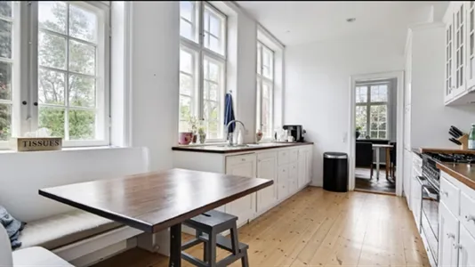 Huse i Charlottenlund - billede 8